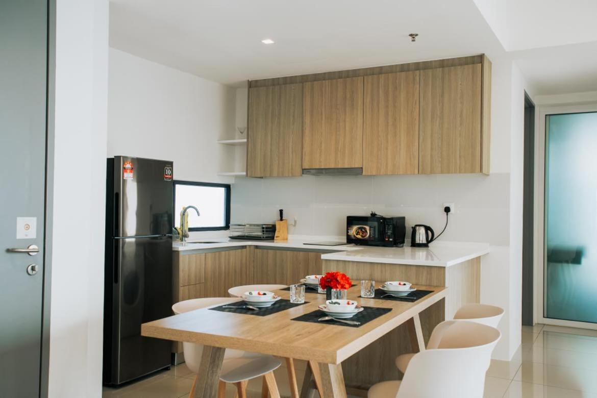 The Pine, 3Br Seaview By Wstay @ Tropicana 218 Macalister Джорджтаун Экстерьер фото